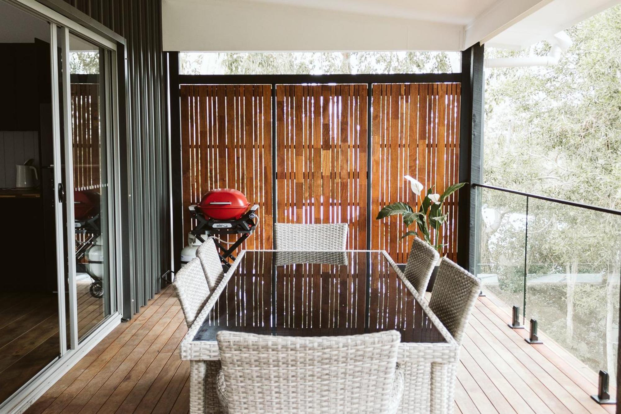 "On Burgum Pond" Cottages Maleny Room photo
