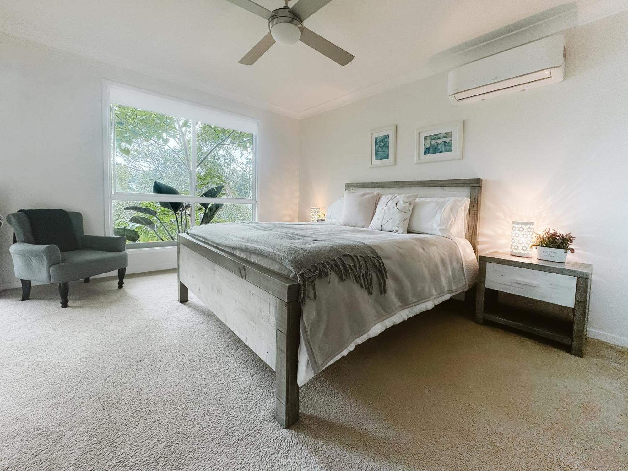 "On Burgum Pond" Cottages Maleny Room photo