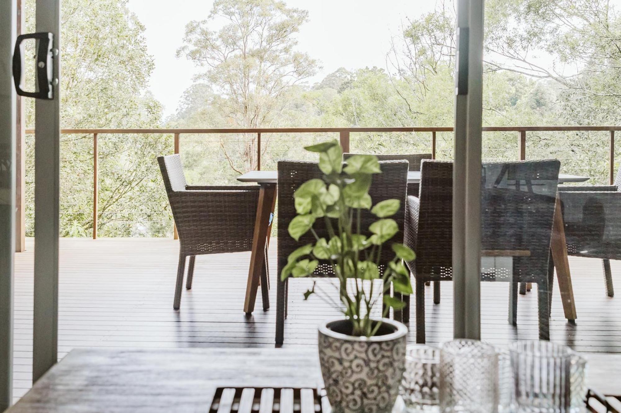 "On Burgum Pond" Cottages Maleny Room photo